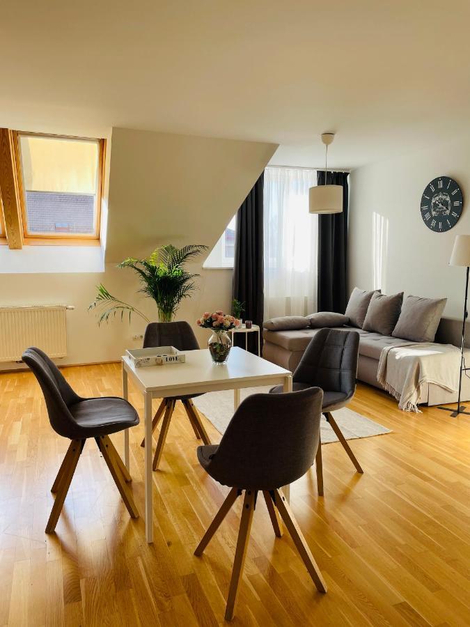 Vic Apartment Vienne Extérieur photo