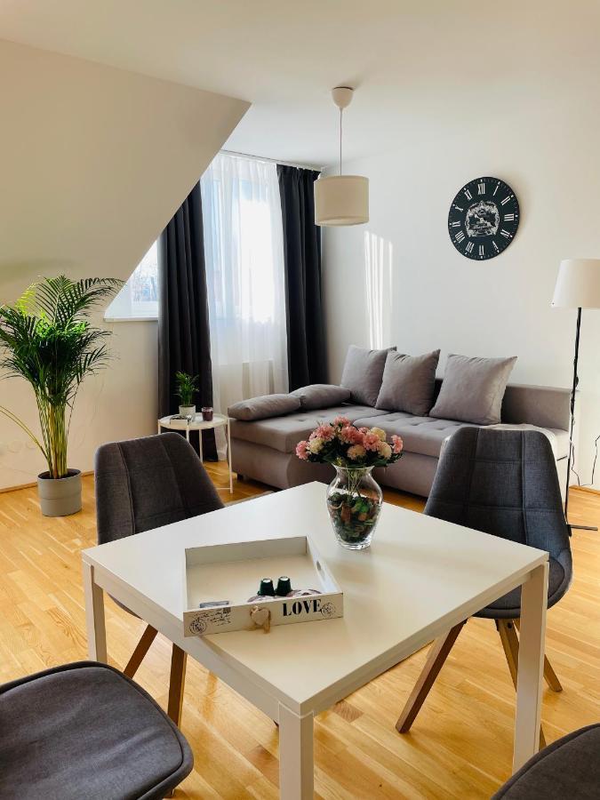 Vic Apartment Vienne Extérieur photo
